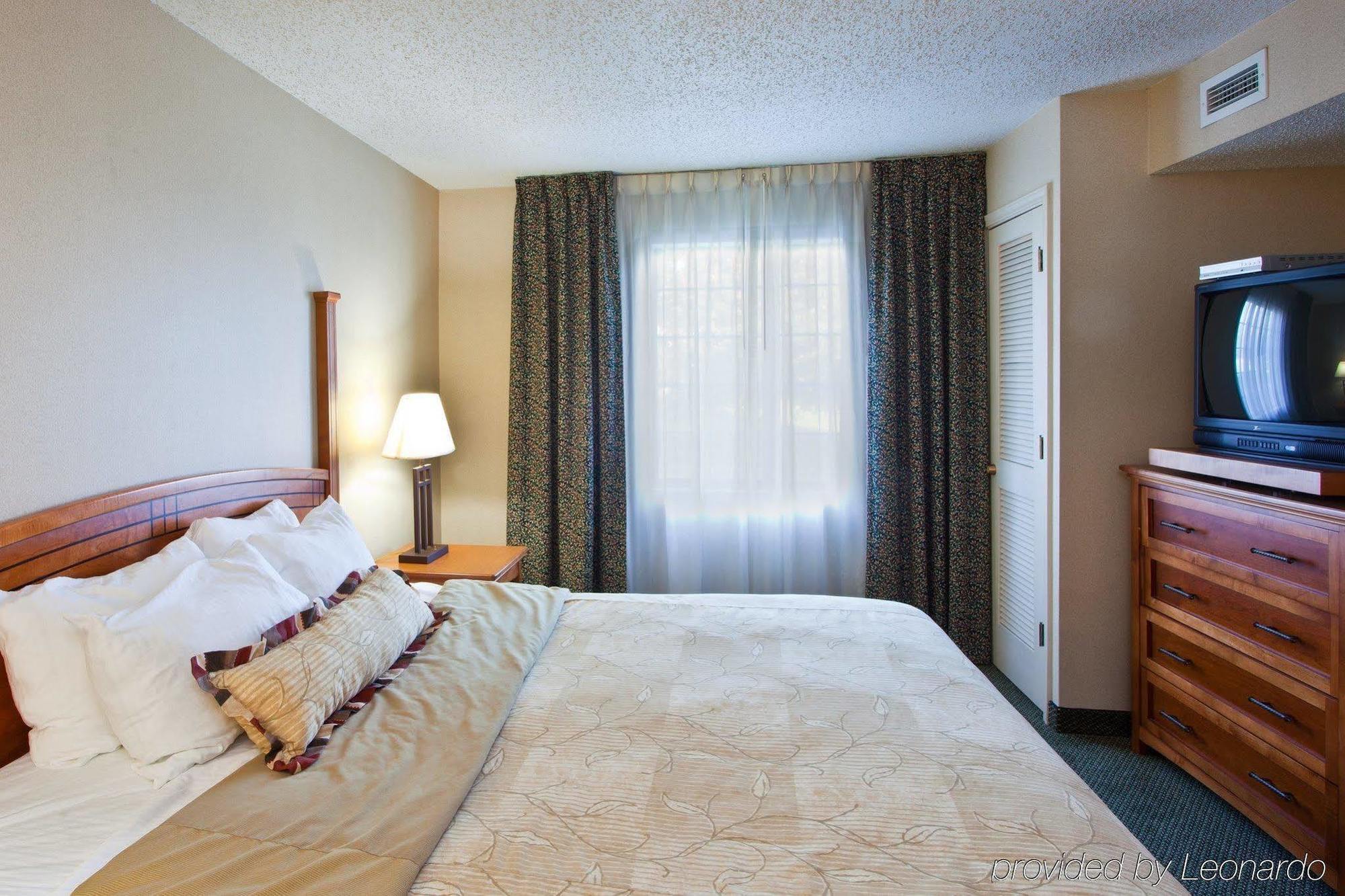 Staybridge Suites Detroit-Utica By Ihg Habitación foto